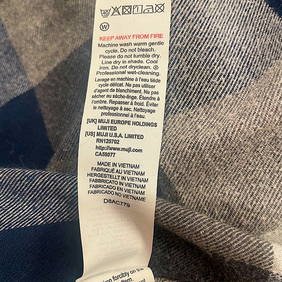 Muji Men’s Plaid Cotton Button-Down Shirt - Picture 4 of 5